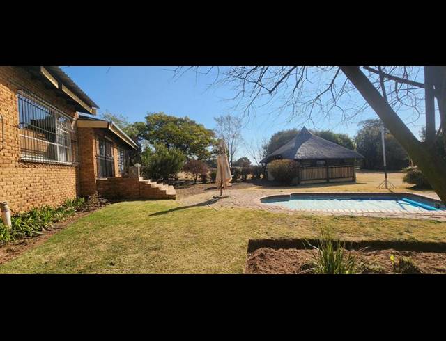 5 BEDROOM HOUSE FOR SALE IN OOSTER AH